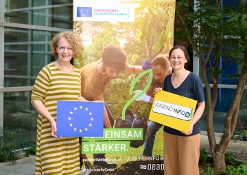 Daniela Paulischin von der Jugend:info NÖ und Jugend-Landesrätin Christiane Teschl-Hofmeister.