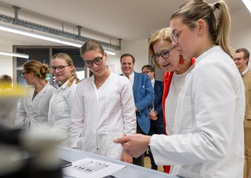 Landeshauptfrau Johanna Mikl-Leitner in der DPU anlässlich des Fördercall-Starts für angewandte Forschung am 30. April.