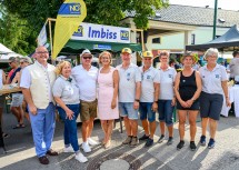 Landeshauptfrau Johanna Mikl-Leitner und Bürgermeister Otto Jäger (links) mit Vertreterinnen und Vertretern der „NÖ Senioren“.