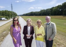 Wiens Stadträtin Ulli Sima, Bundesministerin Leonore Gewessler, Landeshauptfrau Johanna Mikl-Leitner und LH-Stellvertreter Stephan Pernkopf (v. l. n. r.).