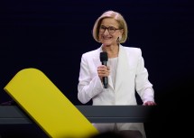 Man müsse „Wandel im Miteinander aktiv gestalten: Nicht zuschauen. Nicht abwarten. Sondern anpacken.“, sagte Landeshauptfrau Johanna Mikl-Leitner bei der Raiffeisen Jahrestagung 2026.