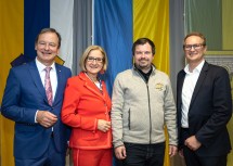 Beim Auftakt „100 Jahre Eichgraben“: Ehemaliger Bürgermeister Martin Michalitsch, Landeshauptfrau Johanna Mikl-Leitner, Vizebürgermeister Johannes Maschl und Bürgermeister Georg Ockermüller (v.l.n.r.)