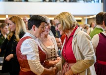 Landeshauptfrau Johanna Mikl-Leitner im Gespräch. 