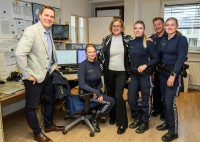 LH Mikl-Leitner zum Weihnachtsbesuch bei der Polizei