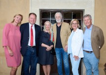 Prominente Gäste bei der Filmpräsentation: Petra und Markus Hoyos, Susanne und Michael Haneke, Landeshauptfrau Johanna Mikl-Leitner und Kari Hohenlohe (v. l. n. r.).